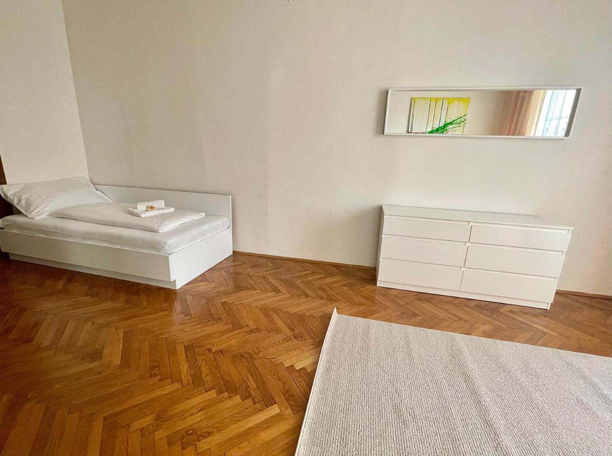 Apartment Zum Schlossberg - Top 1 Self Check-In Graz Esterno foto